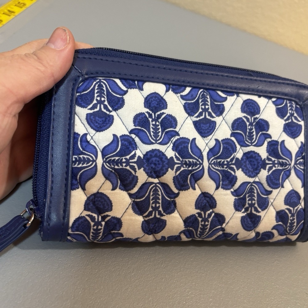 Vera Bradley Cobalt Tiles Ultimate‎ Wristlet Wallet Trifold ID Card Storage Blue - Picture 8 of 16